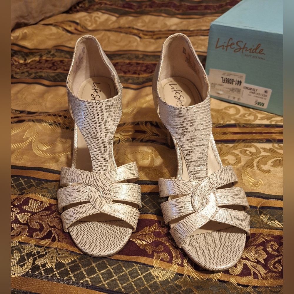 Life Stride gold shimmer heels